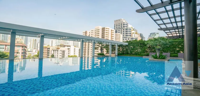  2 Bedrooms  Condominium For Rent in Sukhumvit, Bangkok  near BTS Phrom Phong (AA39684)