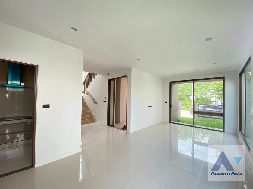  4 Bedrooms  House For Rent in Lat Phrao, Bangkok  (AA39691)