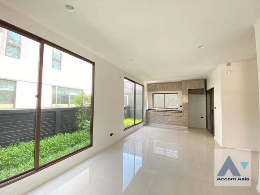  4 Bedrooms  House For Rent in Lat Phrao, Bangkok  (AA39691)