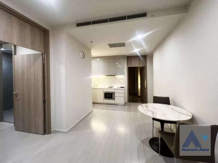  1 Bedroom  Condominium For Sale in Ploenchit, Bangkok  near BTS Ploenchit (AA39697)