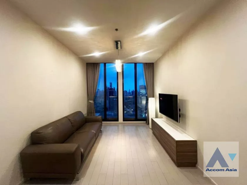  1 Bedroom  Condominium For Sale in Ploenchit, Bangkok  near BTS Ploenchit (AA39697)