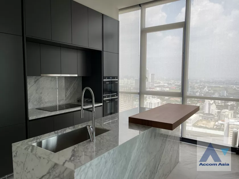  3 Bedrooms  Condominium For Rent in Sukhumvit, Bangkok  near BTS Thong Lo (AA39731)