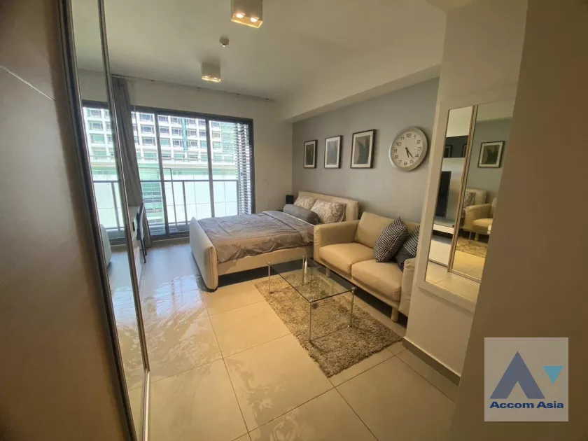  1 Bedroom  Condominium For Rent in Sukhumvit, Bangkok  near BTS Ekkamai (AA39746)