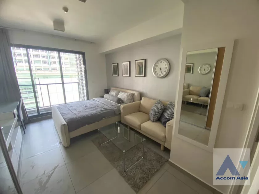  1 Bedroom  Condominium For Rent in Sukhumvit, Bangkok  near BTS Ekkamai (AA39746)