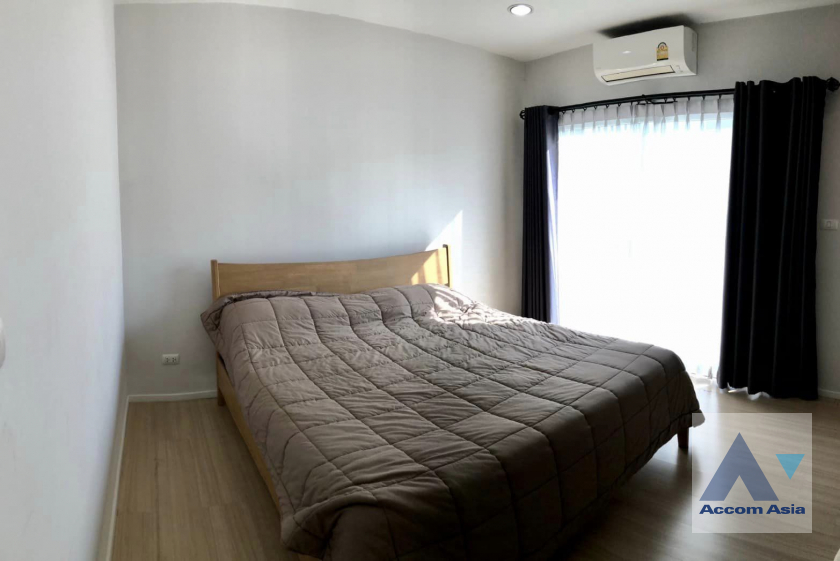  3 Bedrooms  House For Rent in Pattanakarn, Bangkok  near BTS On Nut (AA39786)