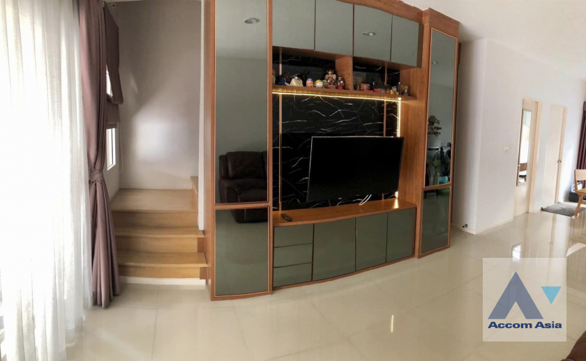  Baan Klang Muang CLASSE Sukhumvit 77 House  3 Bedroom for Rent BTS On Nut in Pattanakarn Bangkok