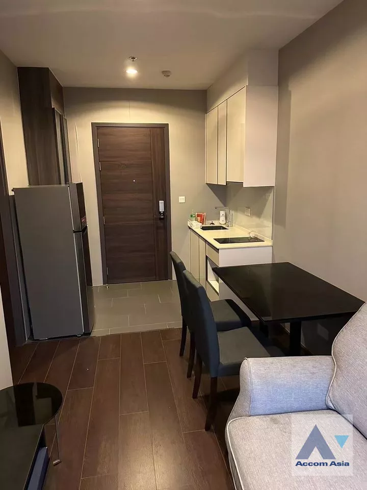  1 Bedroom  Condominium For Sale in Sukhumvit, Bangkok  near BTS Ekkamai (AA39787)