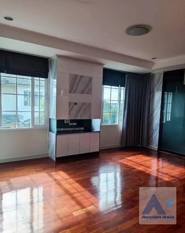 8  5 br House For Sale in Pattanakarn ,Bangkok  at Grand Monaco Bangna AA39791