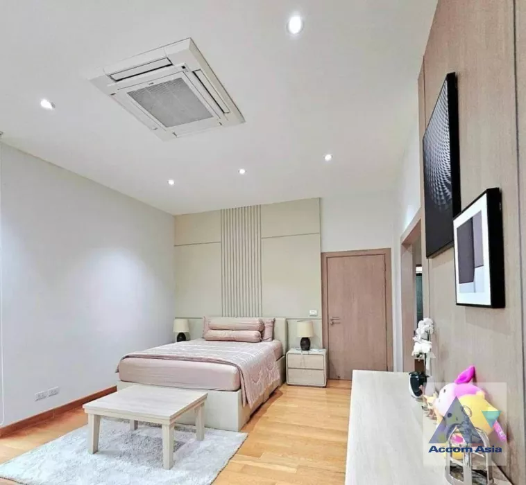 9  3 br House For Sale in Latkrabang ,Bangkok  AA39812