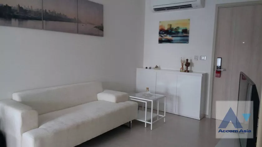  1 Bedroom  Condominium For Sale in Sukhumvit, Bangkok  near BTS Ekkamai (AA39815)