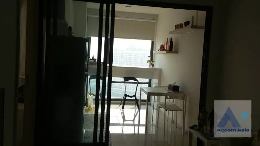  1 Bedroom  Condominium For Sale in Sukhumvit, Bangkok  near BTS Ekkamai (AA39815)