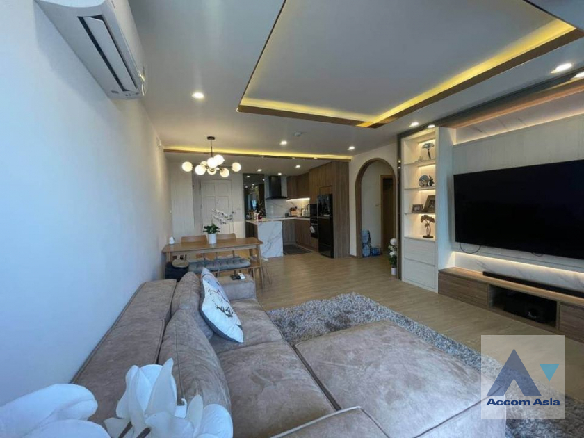  3 Bedrooms  Condominium For Rent & Sale in Sathorn, Bangkok  near MRT Lumphini (AA39833)