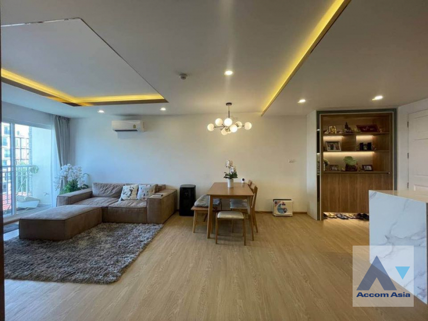  3 Bedrooms  Condominium For Rent & Sale in Sathorn, Bangkok  near MRT Lumphini (AA39833)