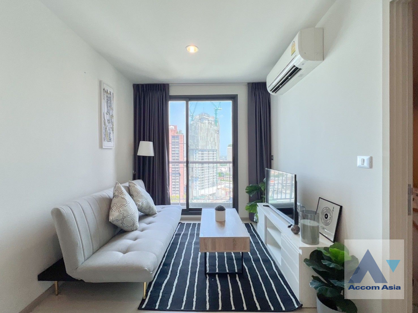  1 Bedroom  Condominium For Rent & Sale in Sukhumvit, Bangkok  near BTS Ekkamai (AA39852)