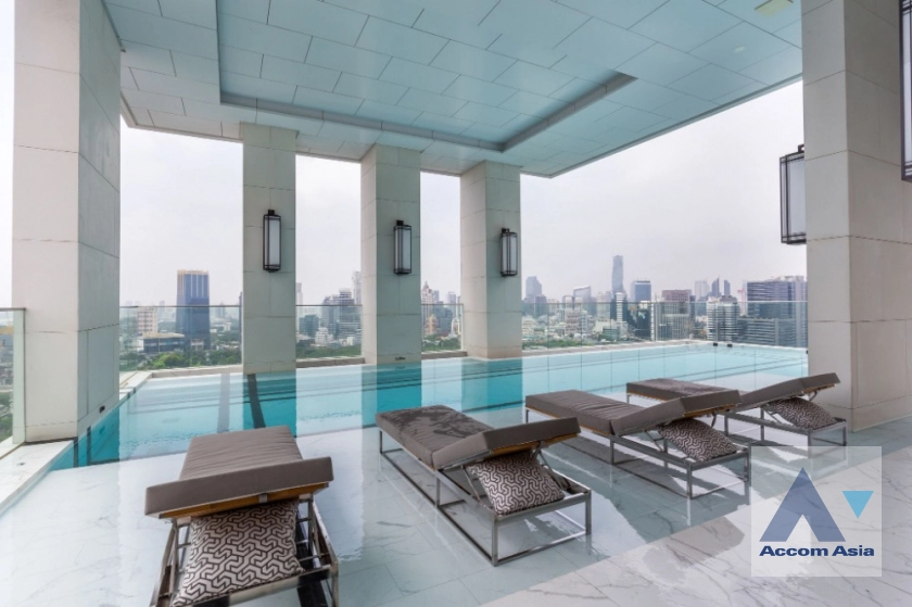  2 Bedrooms  Condominium For Sale in Ploenchit, Bangkok  near BTS Ploenchit (AA39874)