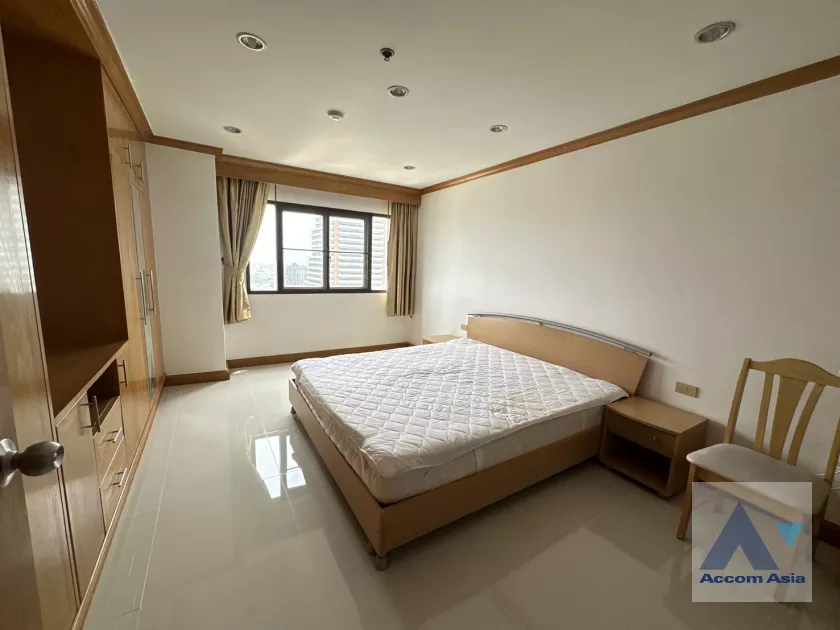  3 Bedrooms  Condominium For Rent in Sukhumvit, Bangkok  near BTS Thong Lo (AA39876)