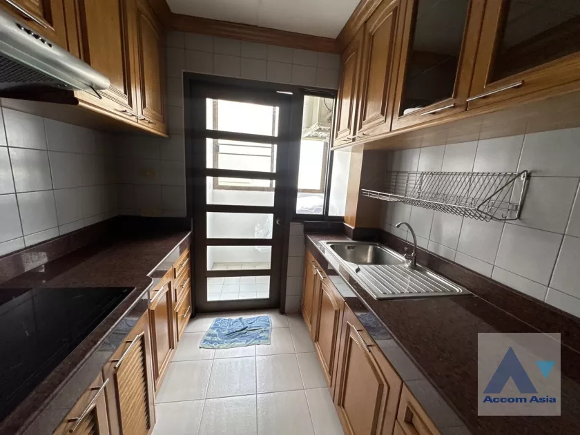  3 Bedrooms  Condominium For Rent in Sukhumvit, Bangkok  near BTS Thong Lo (AA39876)