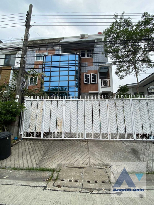  2  5 br Townhouse For Sale in sukhumvit ,Bangkok BTS Phra khanong AA39877