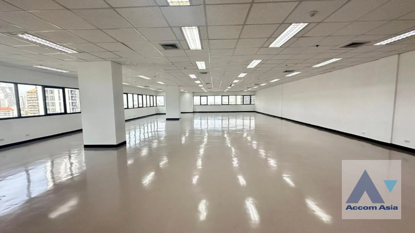 office space for rent in Sukhumvit at Sorachai Building, Bangkok Code AA39895
