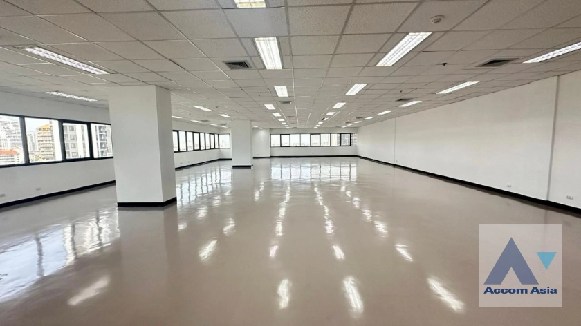  Office space For Rent in Sukhumvit, Bangkok  near BTS Ekkamai (AA39895)