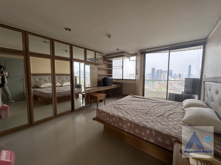  2 Bedrooms  Condominium For Sale in Sukhumvit, Bangkok  near BTS Phrom Phong (AA39928)