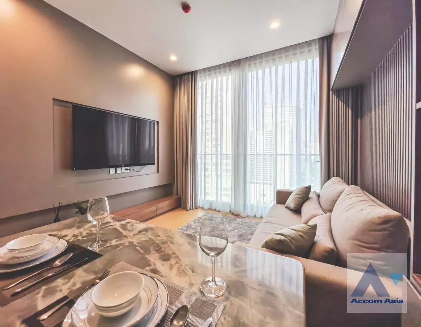  1 Bedroom  Condominium For Rent in Silom, Bangkok  near BTS Chong Nonsi (AA39940)