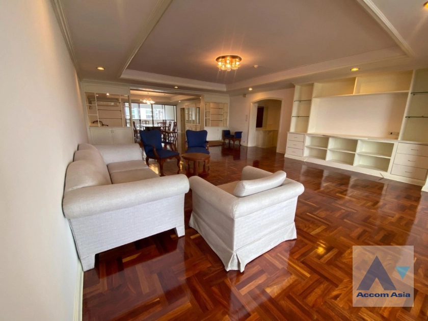  3 Bedrooms  Apartment For Rent in Sukhumvit, Bangkok  near BTS Phrom Phong (AA39948)