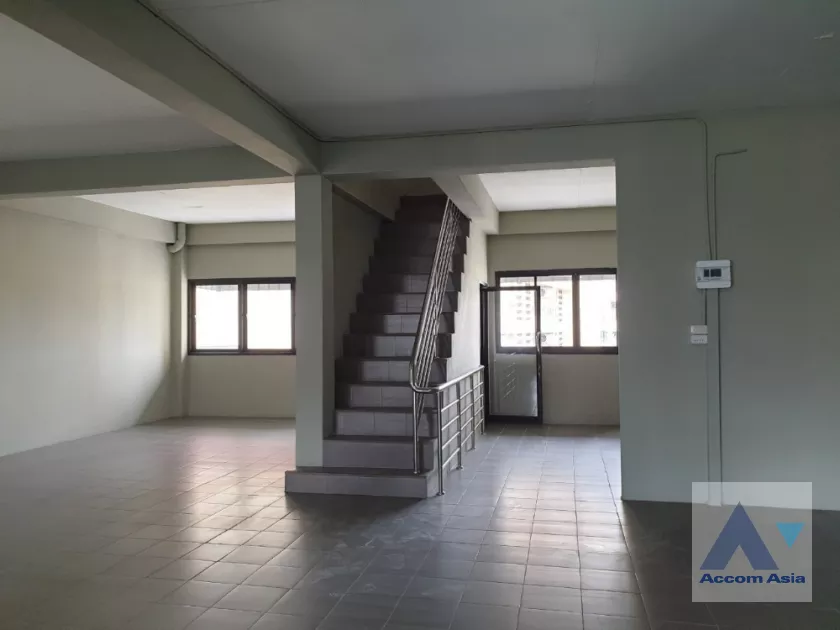  1  5 br Shophouse For Rent in charoenkrung ,Bangkok BTS Talat Phlu AA39949