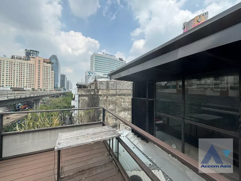  2  Building For Sale in phaholyothin ,Bangkok BTS Saphan-Kwai AA39953