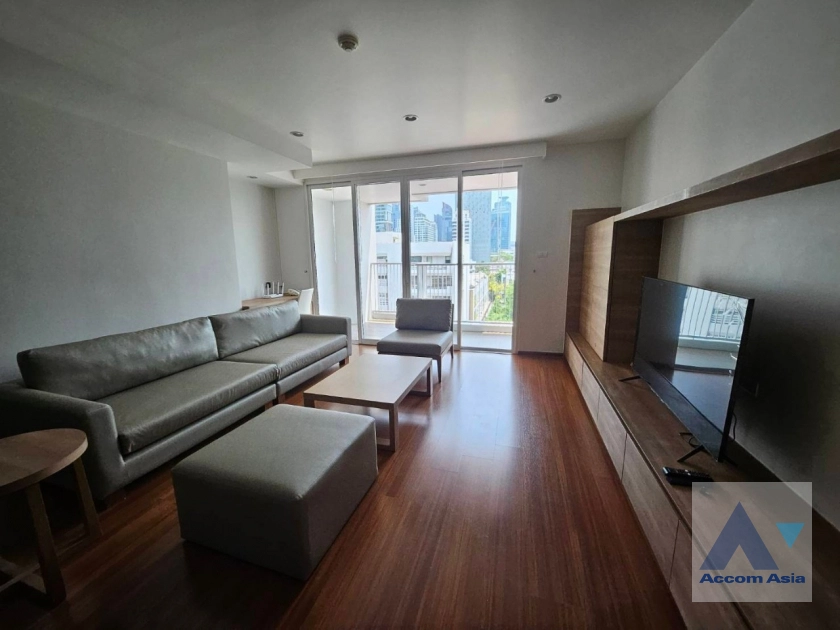  3 Bedrooms  Apartment For Rent in Sukhumvit, Bangkok  near BTS Thong Lo (AA39968)