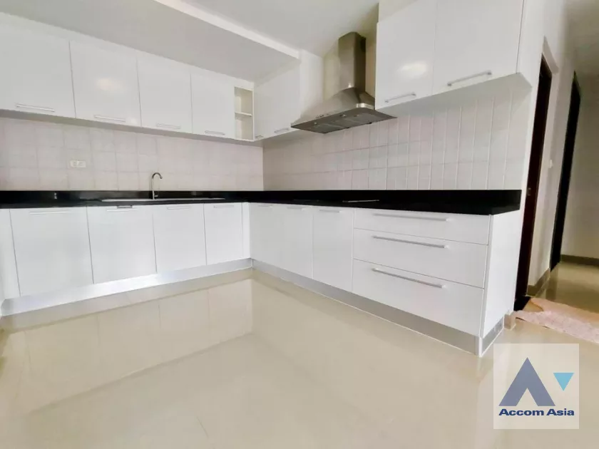  1  4 br Condominium For Sale in Ratchadapisek ,Bangkok ARL Hua Mak at Le Celeste Condominium  AA39971