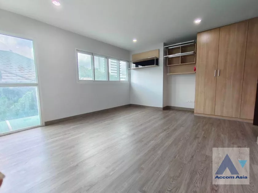 7  4 br Condominium For Sale in Ratchadapisek ,Bangkok ARL Hua Mak at Le Celeste Condominium  AA39971