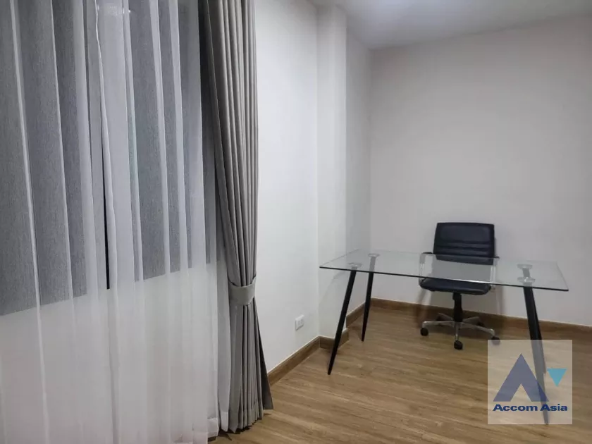 8  4 br Townhouse For Rent in Latkrabang ,Bangkok  at Baan Klang Mueng Ramintra 83 Station AA39972