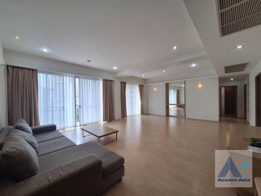  2 Bedrooms  Apartment For Rent in Sukhumvit, Bangkok  near BTS Phrom Phong (AA39988)