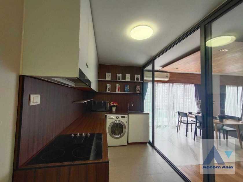  2 Bedrooms  Apartment For Rent in Sukhumvit, Bangkok  near BTS Phrom Phong (AA40012)