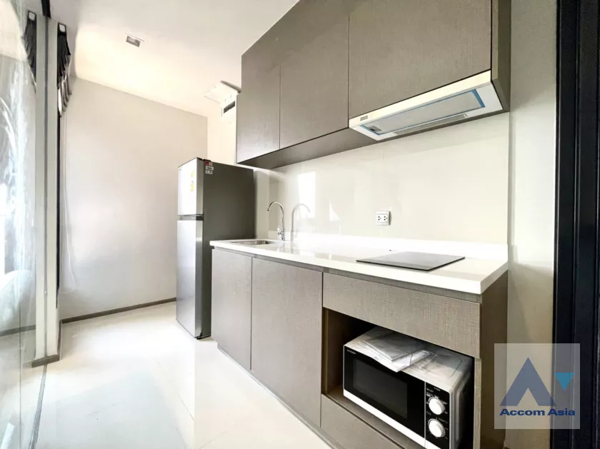  2 Bedrooms  Condominium For Rent in Phaholyothin, Bangkok  (AA40015)