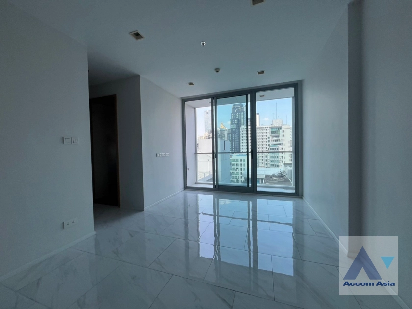  2 Bedrooms  Condominium For Sale in Sukhumvit, Bangkok  near BTS Nana (AA40016)