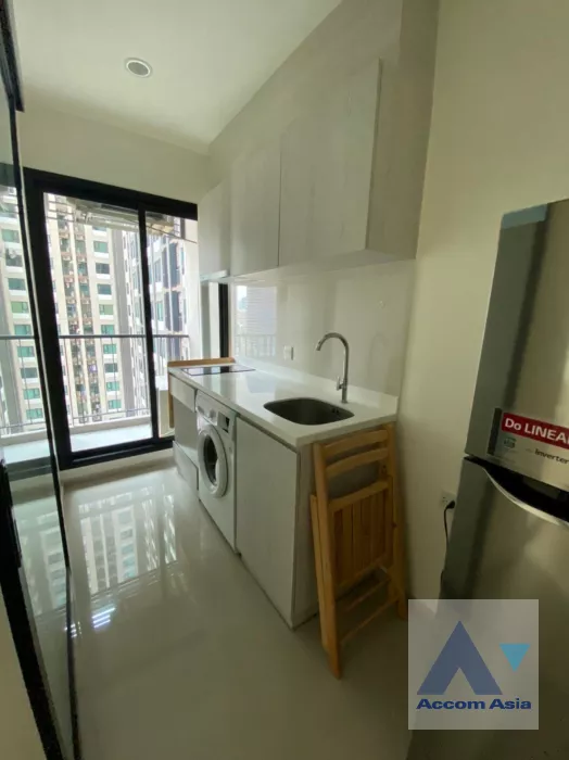  1  1 br Condominium For Sale in Ratchadapisek ,Bangkok BTS Asok at Life Asoke AA40024