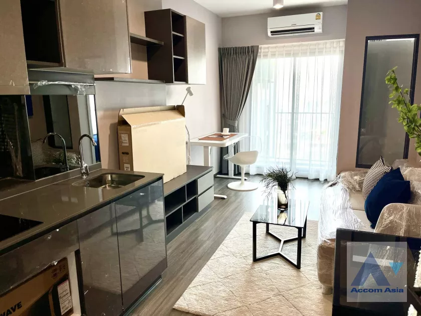  1 Bedroom  Condominium For Rent in Silom, Bangkok  near BTS Sala Daeng - MRT Sam Yan (AA40025)