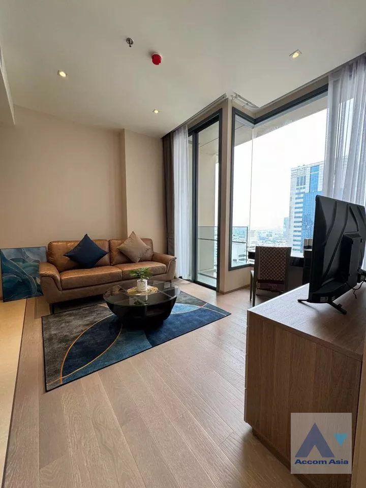  1 Bedroom  Condominium For Rent in Sukhumvit, Bangkok  near BTS Asok - MRT Sukhumvit (AA40030)