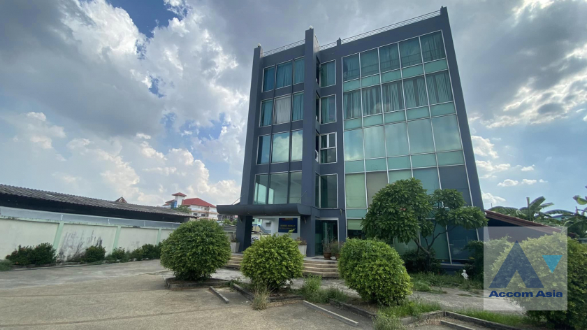  Building For Sale in Lat Phrao, Bangkok  (AA40056)