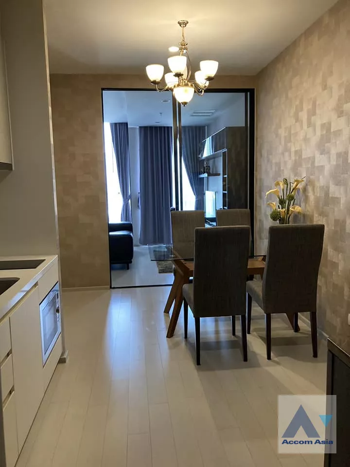  1 Bedroom  Condominium For Rent in Ploenchit, Bangkok  near BTS Ploenchit (AA40064)