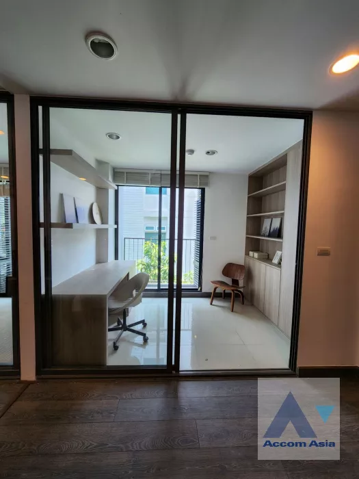  2 Bedrooms  Condominium For Rent in Sukhumvit, Bangkok  near BTS Asok - MRT Sukhumvit (AA40065)