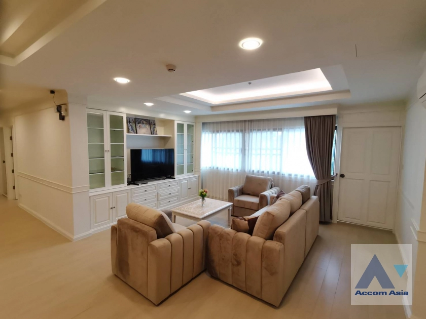  1  3 br Apartment For Rent in Sukhumvit ,Bangkok BTS Phrom Phong at Newly renovated AA40067