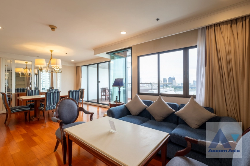  3 Bedrooms  Apartment For Rent in Sukhumvit, Bangkok  near BTS Asok (AA40075)