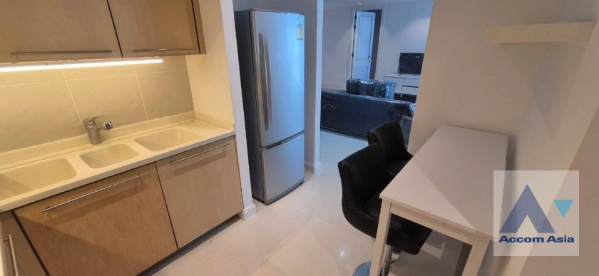  2 Bedrooms  Condominium For Rent in Ploenchit, Bangkok  near BTS Ploenchit (AA40090)