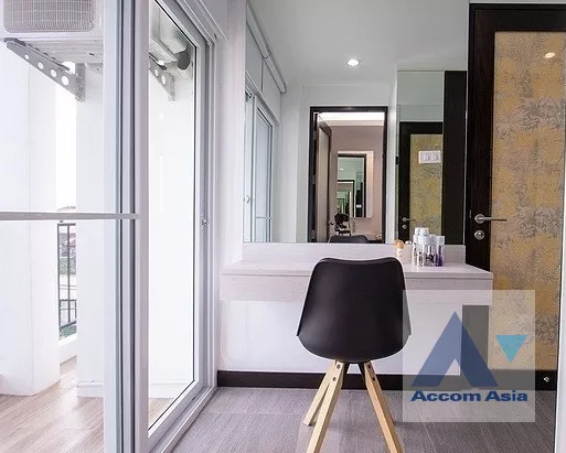 9  3 br Apartment For Rent in Sukhumvit ,Bangkok BTS Punnawithi at Apartment complex in Bangkok AA40092