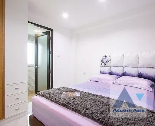 15  3 br Apartment For Rent in Sukhumvit ,Bangkok BTS Punnawithi at Apartment complex in Bangkok AA40092