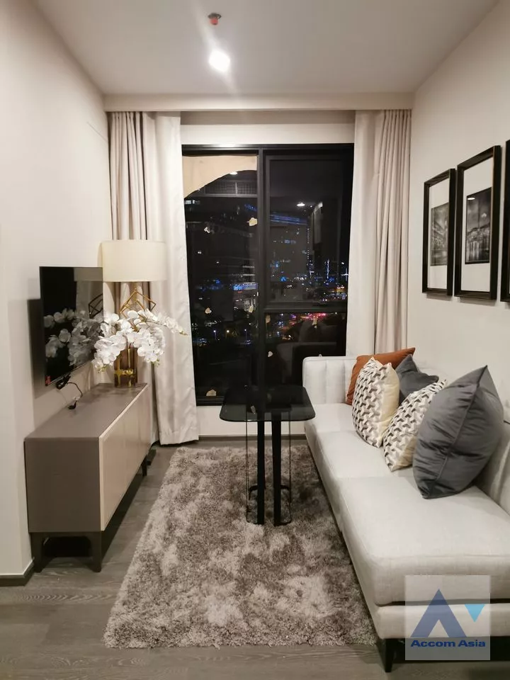  1 Bedroom  Condominium For Rent in Sukhumvit, Bangkok  near MRT Khlong Toei (AA40097)