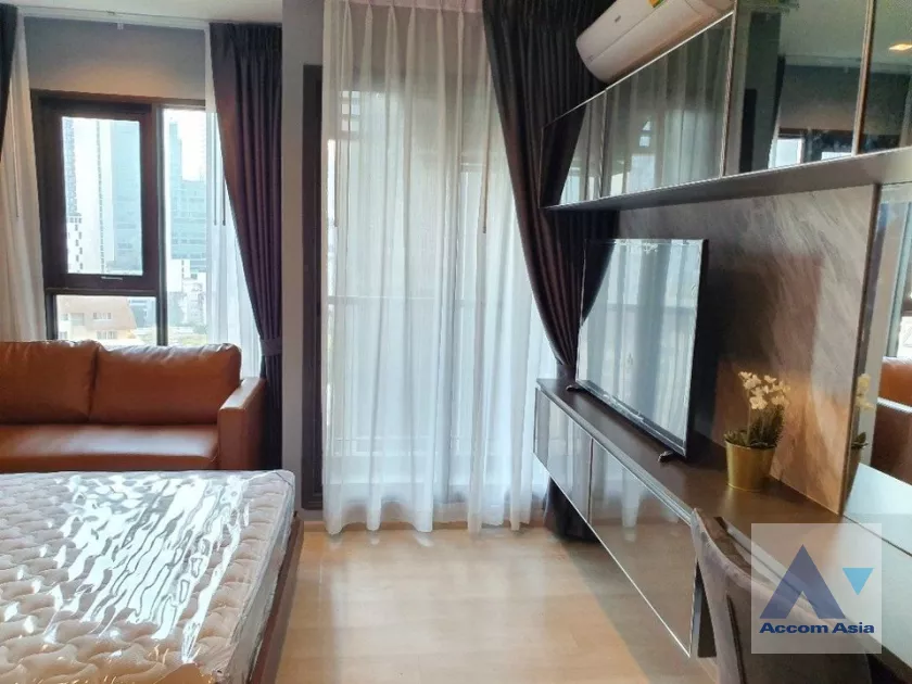  1 Bedroom  Condominium For Rent in Ploenchit, Bangkok  near BTS Ploenchit (AA40108)